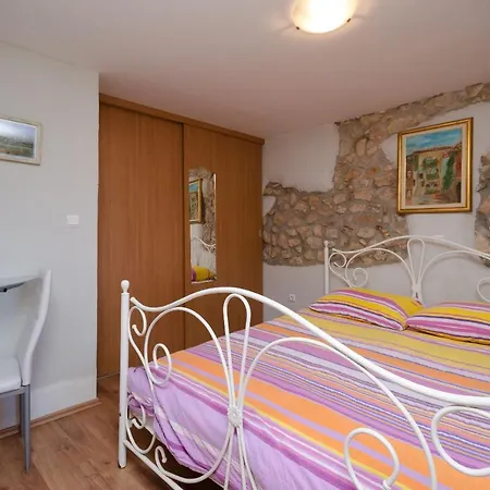 Apartment Under Ancient Roofs Vrbnik (Primorje-Gorski Kotar)