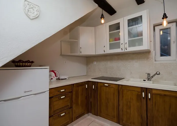 Under Ancient Roofs *