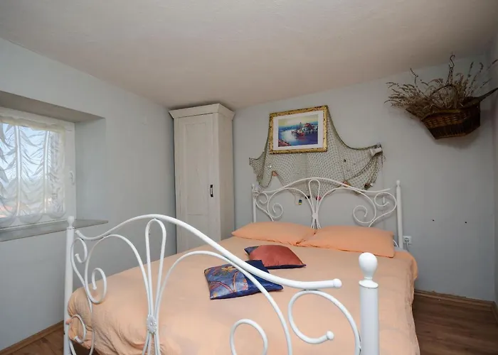 Under Ancient Roofs 公寓