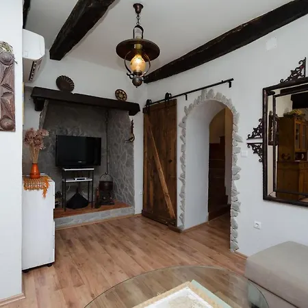 Apartmán Under Ancient Roofs Vrbnik (Primorje-Gorski Kotar)