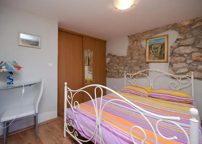 Apartment Under Ancient Roofs Vrbnik (Primorje-Gorski Kotar)