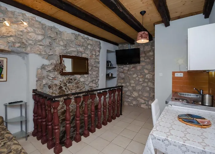 Under Ancient Roofs * Vrbnik (Primorje-Gorski Kotar)